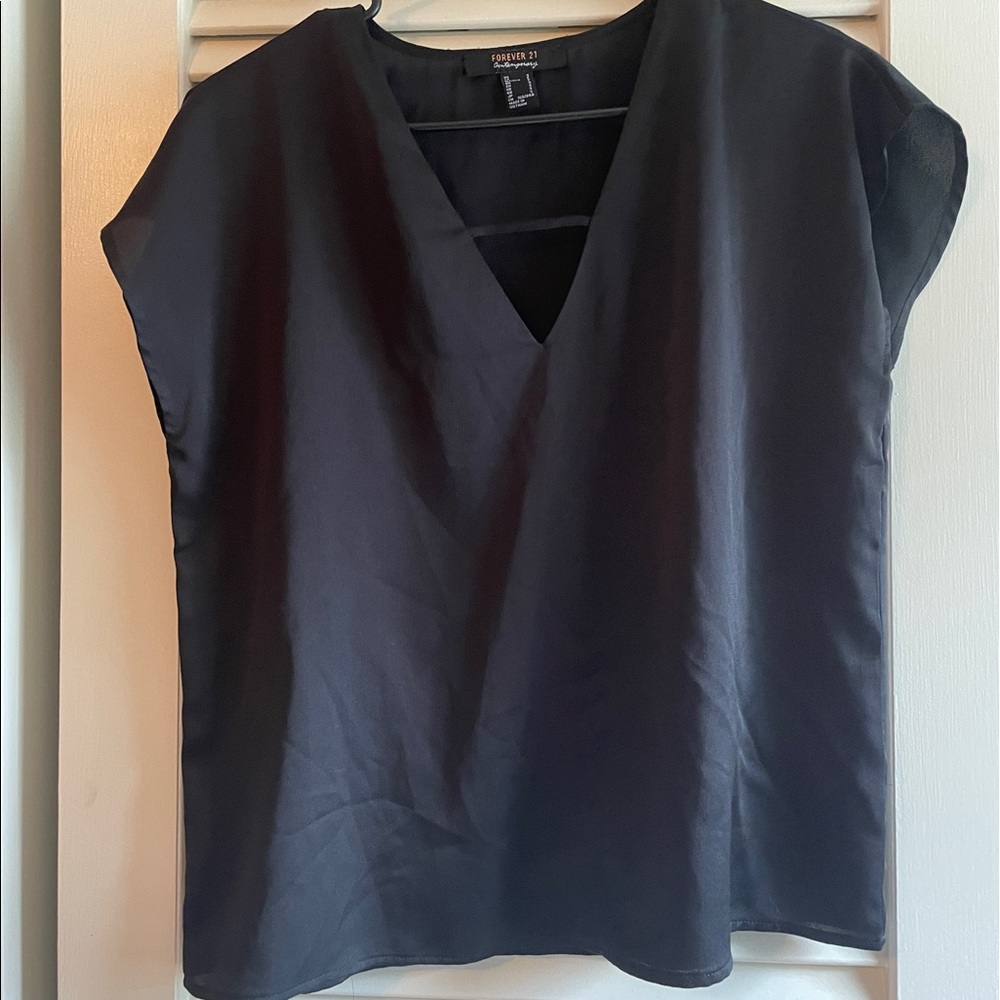 Forever 21 shirt black